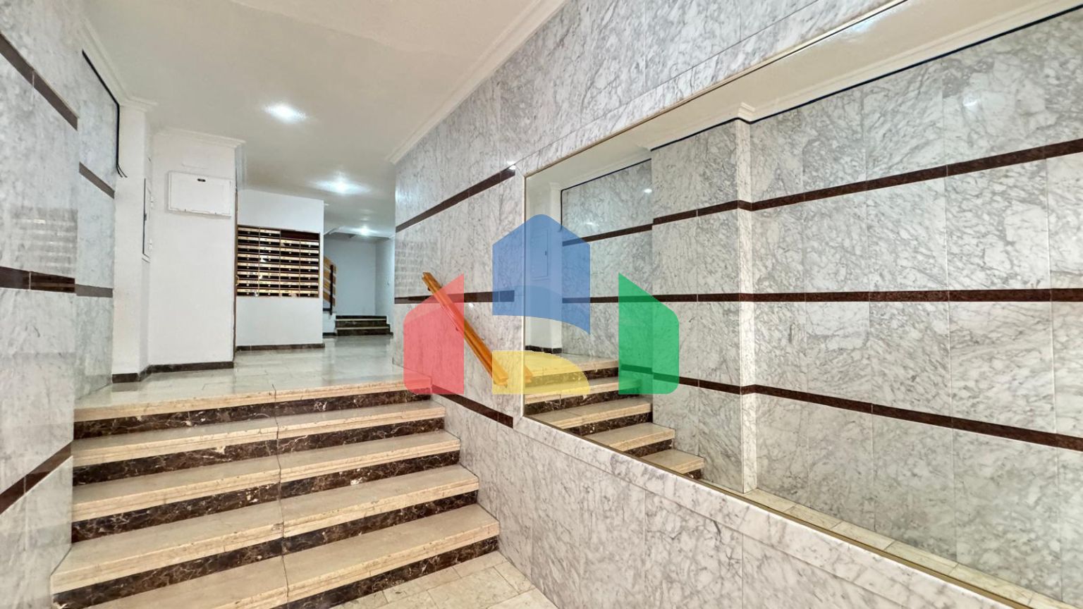 СТУДИЯ В 250 МЕТРАХ ОТ ПЛЯЖА ЛОС ЛОКОС. 25 М2. С БАССЕЙНОМ ОБЩЕГО ПОЛЬЗОВАНИЯ.