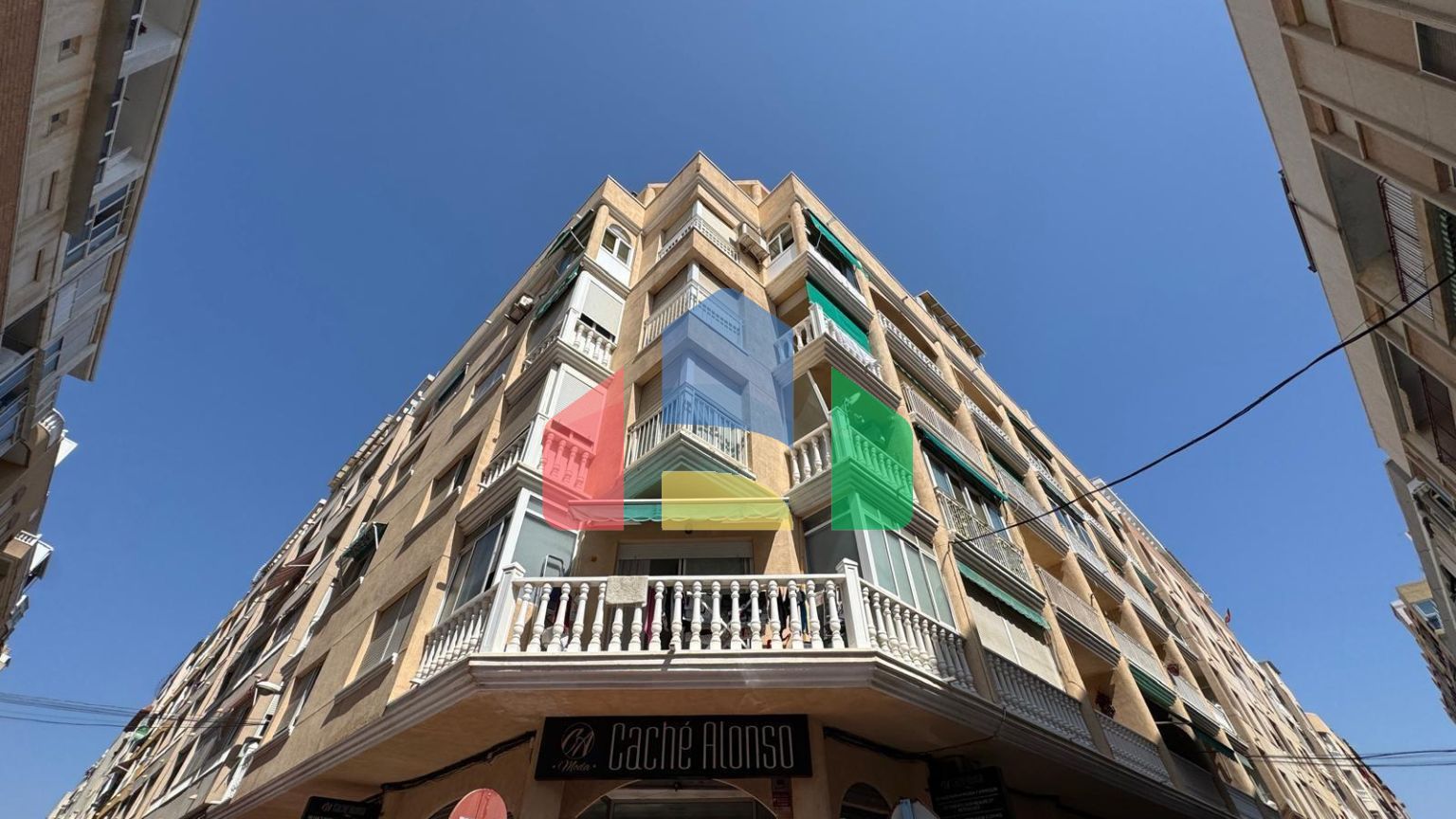 СТУДИЯ В 250 МЕТРАХ ОТ ПЛЯЖА ЛОС ЛОКОС. 25 М2. С БАССЕЙНОМ ОБЩЕГО ПОЛЬЗОВАНИЯ.