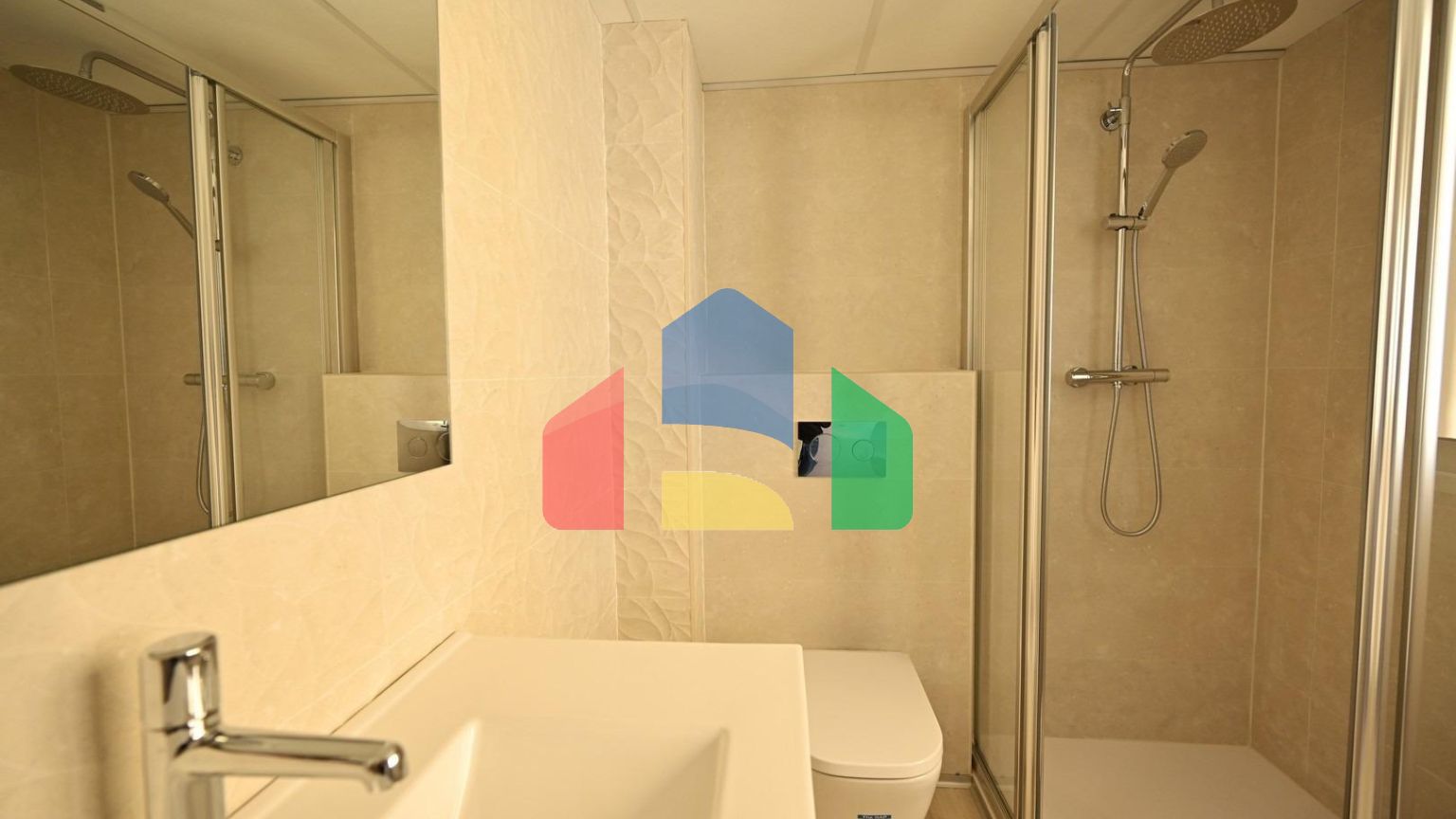 Роскошная квартира на первой линии с прямым видом на море, 3 спальни, 2 ванные комнаты