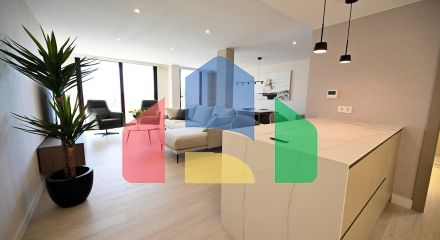 Роскошная квартира на первой линии с прямым видом на море, 3 спальни, 2 ванные комнаты