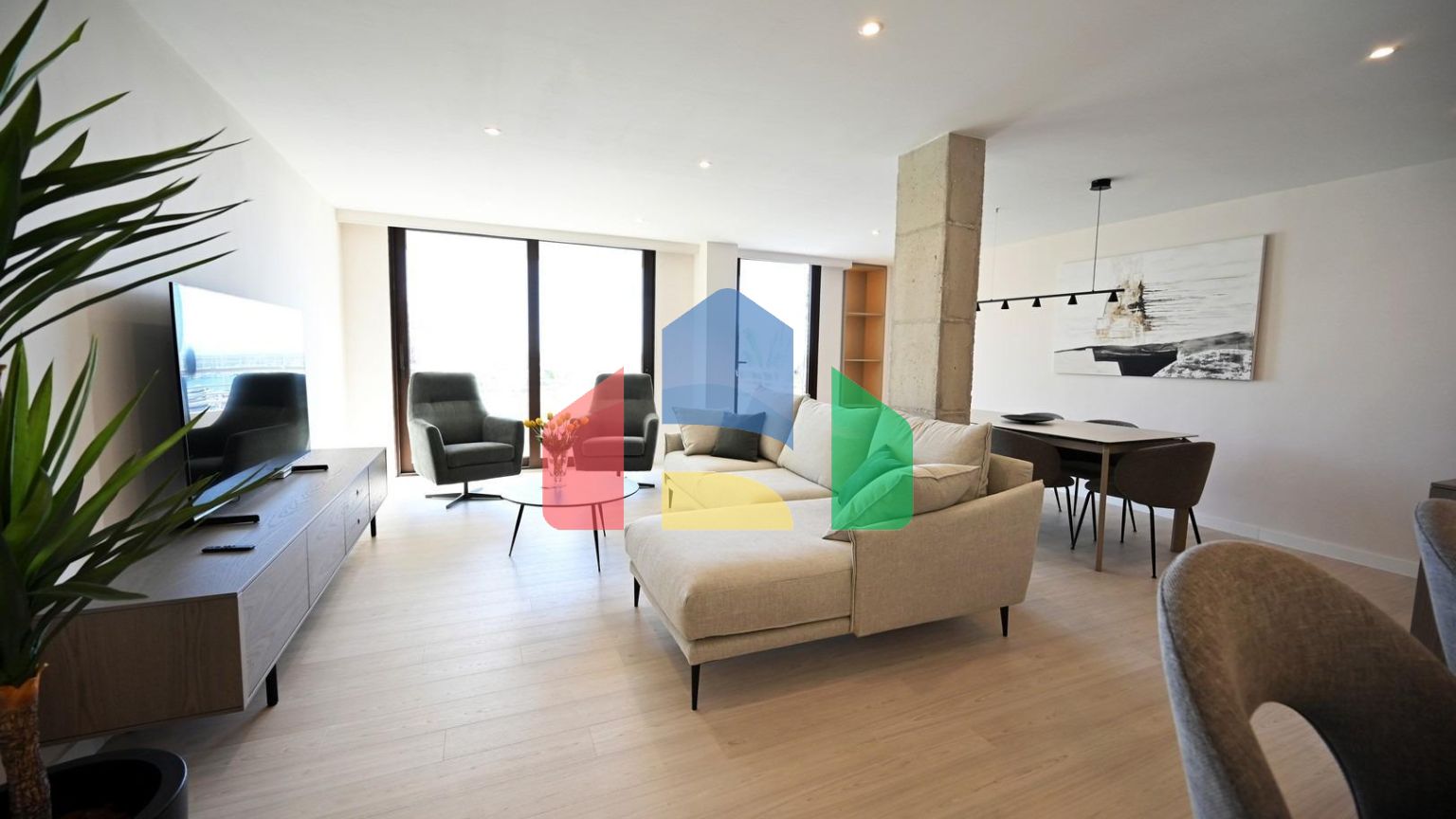 Роскошная квартира на первой линии с прямым видом на море, 3 спальни, 2 ванные комнаты