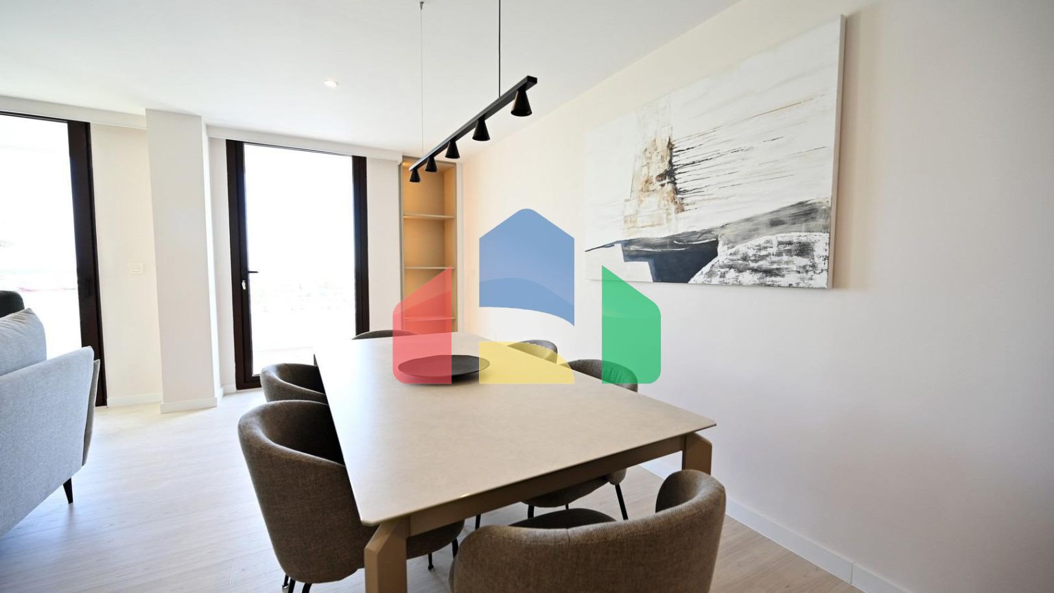 Роскошная квартира на первой линии с прямым видом на море, 3 спальни, 2 ванные комнаты