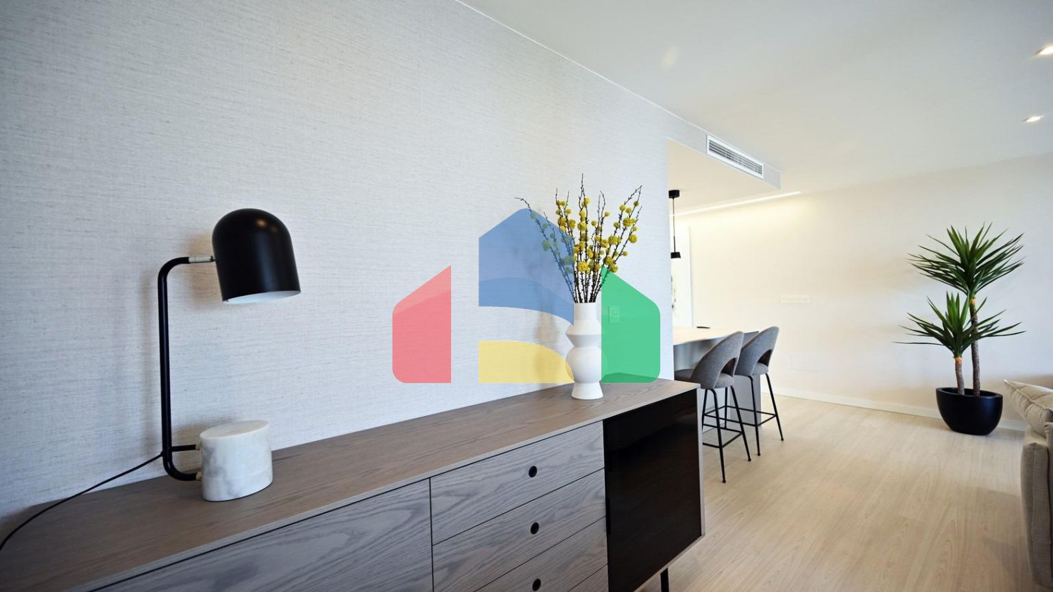 Роскошная квартира на первой линии с прямым видом на море, 3 спальни, 2 ванные комнаты