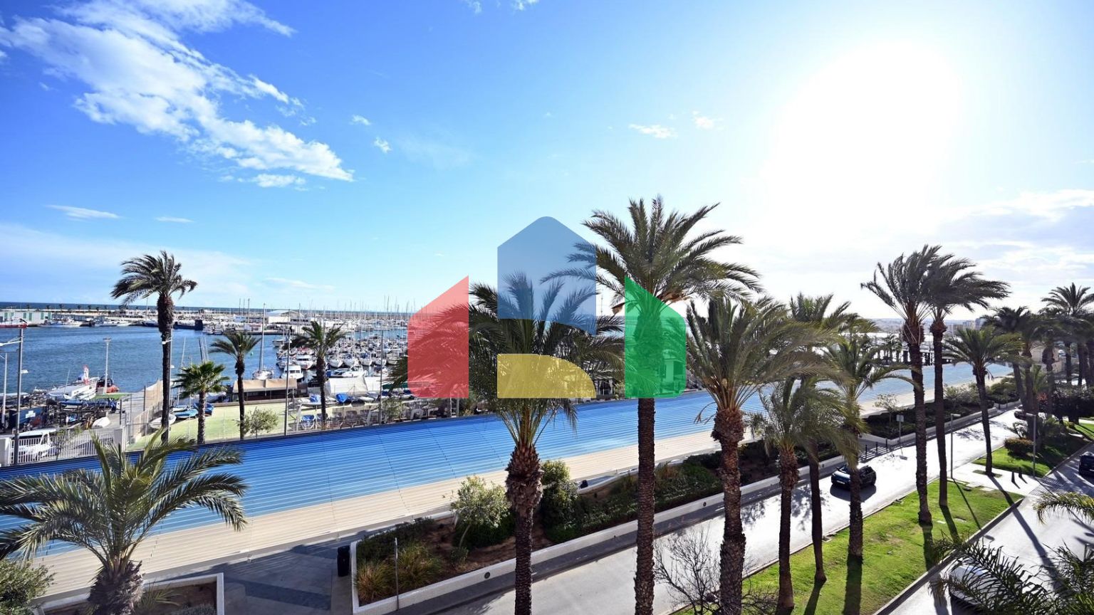 Роскошная квартира на первой линии с прямым видом на море, 3 спальни, 2 ванные комнаты