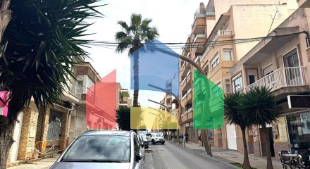 Spacious apartment in the heart of Torrevieja, steps from the beach