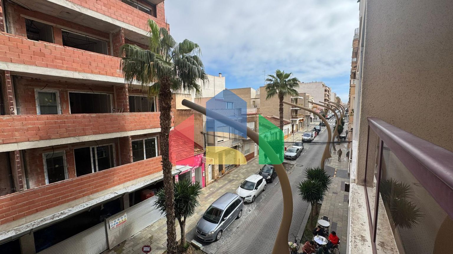 Просторная квартира в самом центре Торревьехи, в нескольких шагах от пляжа