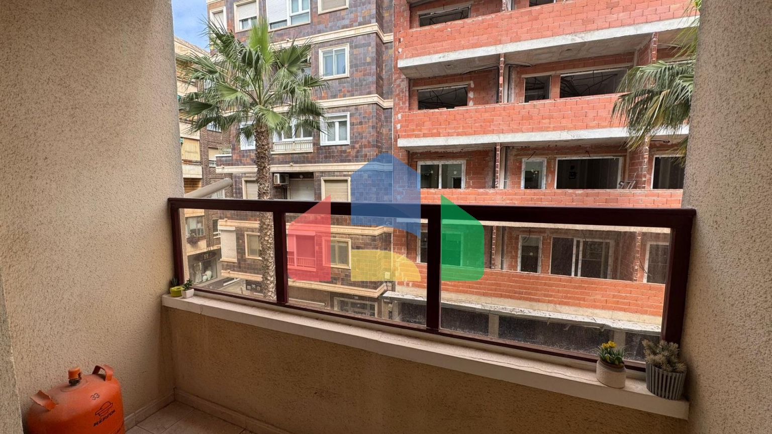 Просторная квартира в самом центре Торревьехи, в нескольких шагах от пляжа