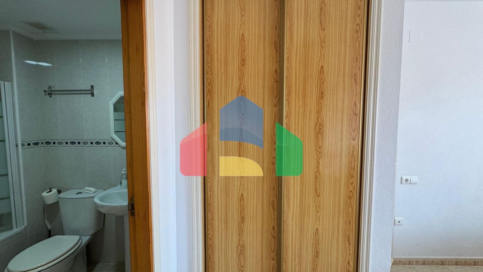 КВАРТИРА В ЦЕНТРЕ ТОРРЕВЬЕХЕ С БАССЕЙНОМ. 1 СПАЛЬНЯ. 1 ВАННАЯ КОМНАТА. 48М2.