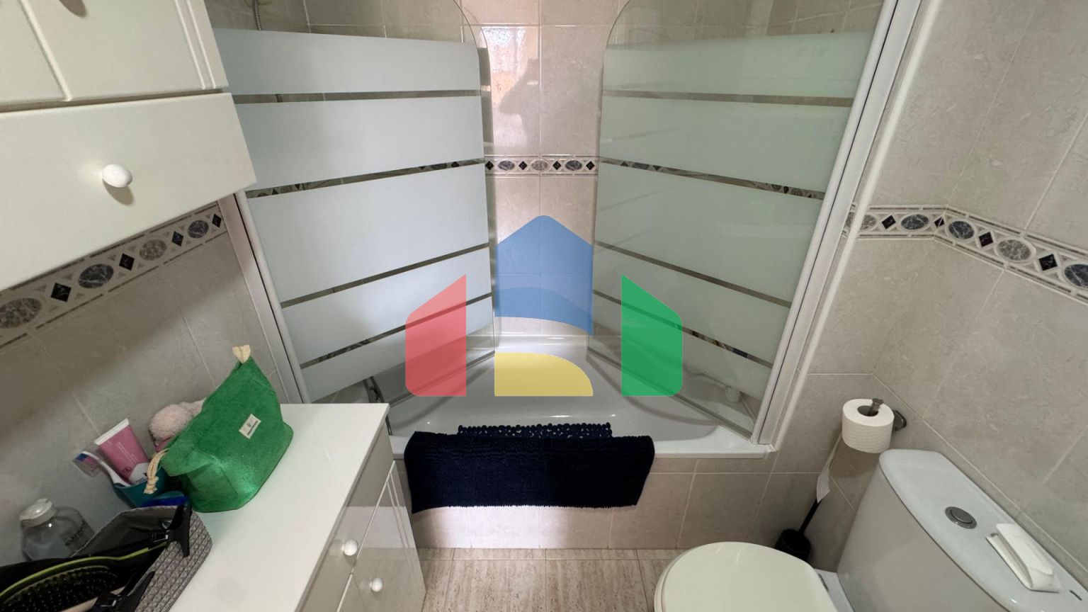 КВАРТИРА В ЦЕНТРЕ ТОРРЕВЬЕХЕ С БАССЕЙНОМ. 1 СПАЛЬНЯ. 1 ВАННАЯ КОМНАТА. 48М2.