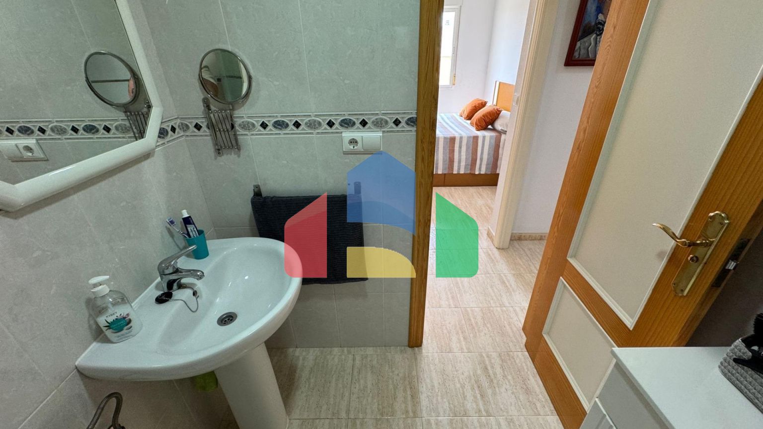 КВАРТИРА В ЦЕНТРЕ ТОРРЕВЬЕХЕ С БАССЕЙНОМ. 1 СПАЛЬНЯ. 1 ВАННАЯ КОМНАТА. 48М2.