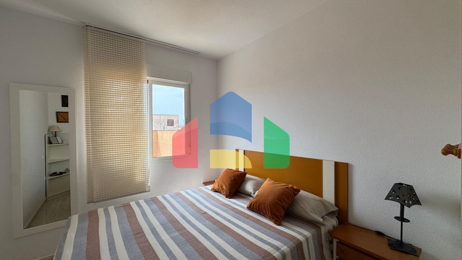 КВАРТИРА В ЦЕНТРЕ ТОРРЕВЬЕХЕ С БАССЕЙНОМ. 1 СПАЛЬНЯ. 1 ВАННАЯ КОМНАТА. 48М2.