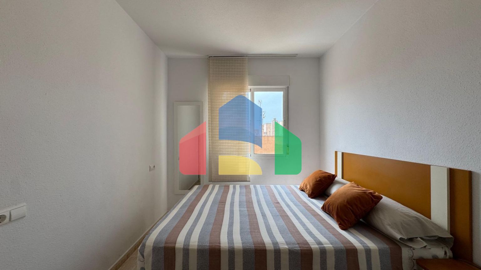 КВАРТИРА В ЦЕНТРЕ ТОРРЕВЬЕХЕ С БАССЕЙНОМ. 1 СПАЛЬНЯ. 1 ВАННАЯ КОМНАТА. 48М2.