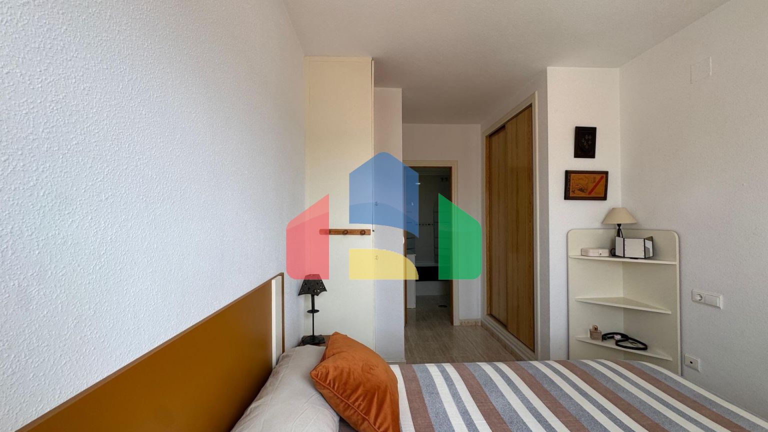 КВАРТИРА В ЦЕНТРЕ ТОРРЕВЬЕХЕ С БАССЕЙНОМ. 1 СПАЛЬНЯ. 1 ВАННАЯ КОМНАТА. 48М2.