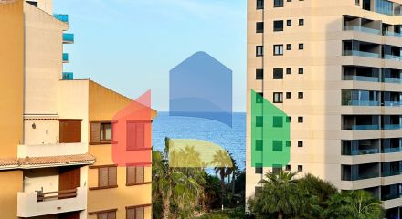 Penthouse with sea view, 3 bedrooms, 50 m. from the beach, garage, storage room and 2 terraces.