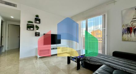 Penthouse with sea view, 3 bedrooms, 50 m. from the beach, garage, storage room and 2 terraces.