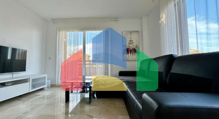 Penthouse with sea view, 3 bedrooms, 50 m. from the beach, garage, storage room and 2 terraces.