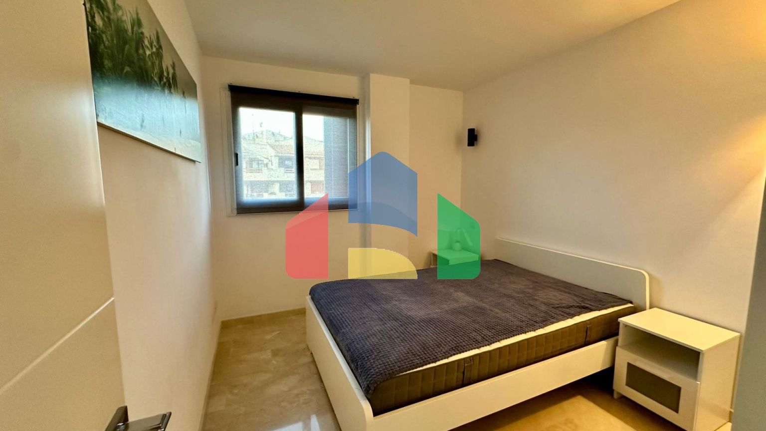 Пентхаус с видом на море, 3 спальнями, 50 м. от пляжа, гараж, кладовая и 2 террасы.