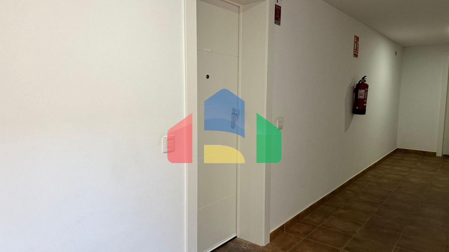 Пентхаус с видом на море, 3 спальнями, 50 м. от пляжа, гараж, кладовая и 2 террасы.