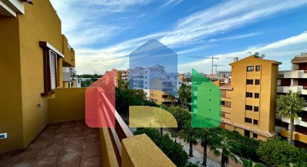 Пентхаус с видом на море, 3 спальнями, 50 м. от пляжа, гараж, кладовая и 2 террасы.