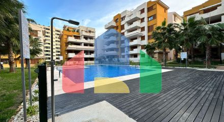 Пентхаус с видом на море, 3 спальнями, 50 м. от пляжа, гараж, кладовая и 2 террасы.