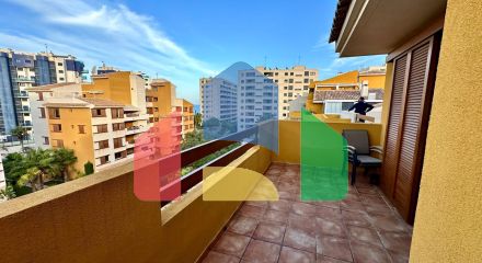 Пентхаус с видом на море, 3 спальнями, 50 м. от пляжа, гараж, кладовая и 2 террасы.