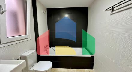 Пентхаус с видом на море, 3 спальнями, 50 м. от пляжа, гараж, кладовая и 2 террасы.