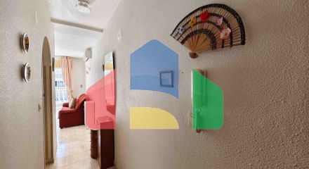 АПАРТАМЕНТЫ С ГАРАЖОМ И БАССЕЙНОМ В 500 МЕТРАХ ОТ ПЛЯЖА. 2 СПАЛЬНИ. 1 ВАННАЯ КОМНАТА. 60 М2.