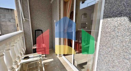 АПАРТАМЕНТЫ С ГАРАЖОМ И БАССЕЙНОМ В 500 МЕТРАХ ОТ ПЛЯЖА. 2 СПАЛЬНИ. 1 ВАННАЯ КОМНАТА. 60 М2.