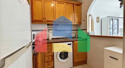 АПАРТАМЕНТЫ С ГАРАЖОМ И БАССЕЙНОМ В 500 МЕТРАХ ОТ ПЛЯЖА. 2 СПАЛЬНИ. 1 ВАННАЯ КОМНАТА. 60 М2.