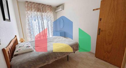 АПАРТАМЕНТЫ С ГАРАЖОМ И БАССЕЙНОМ В 500 МЕТРАХ ОТ ПЛЯЖА. 2 СПАЛЬНИ. 1 ВАННАЯ КОМНАТА. 60 М2.