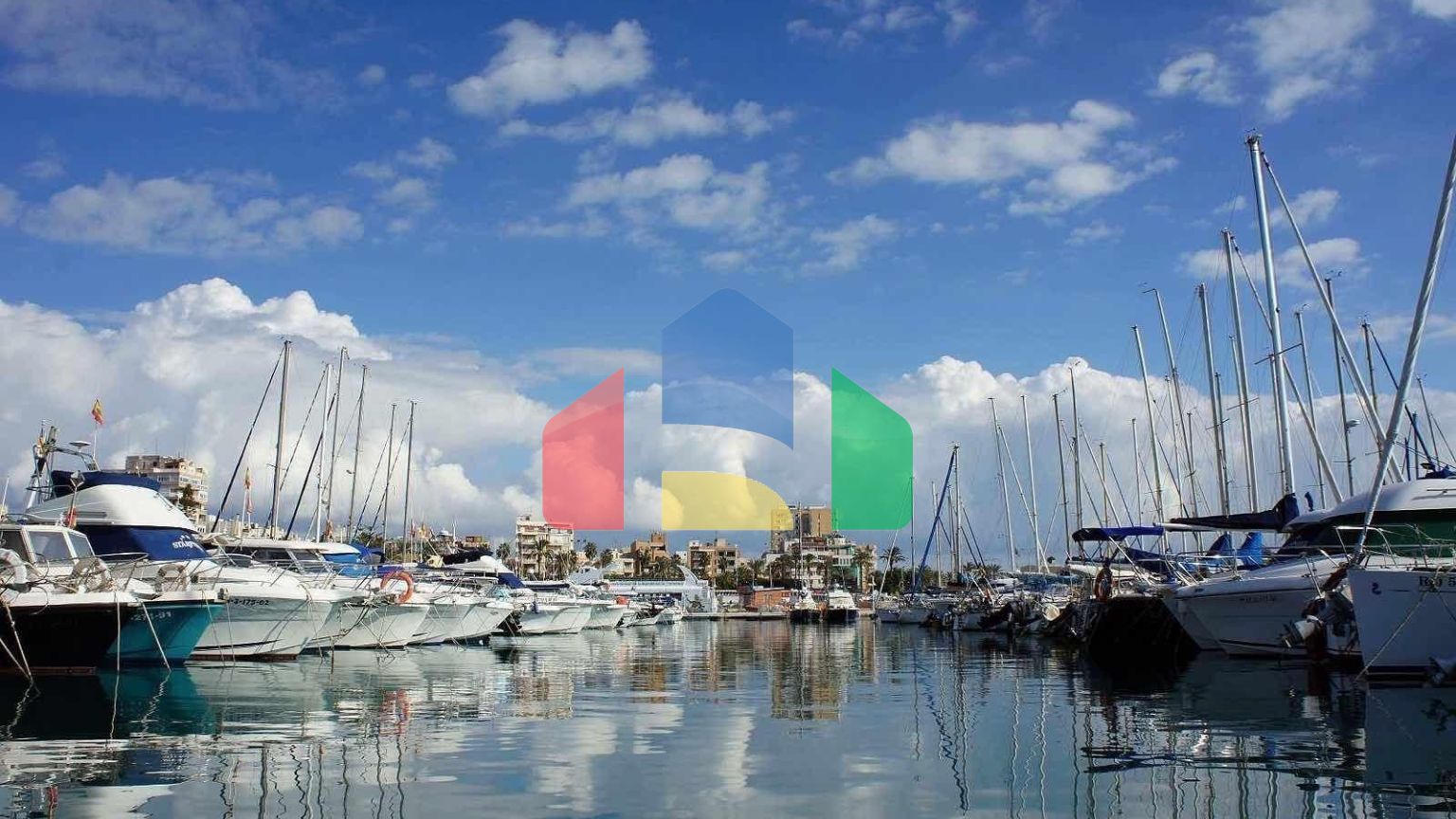 АПАРТАМЕНТЫ С ГАРАЖОМ И БАССЕЙНОМ В 500 МЕТРАХ ОТ ПЛЯЖА. 2 СПАЛЬНИ. 1 ВАННАЯ КОМНАТА. 60 М2.