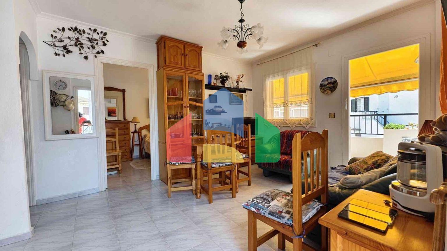 БУНГАЛО ВЕРХНИЙ ЭТАЖ В ТОРРЕБЛАНКА С ОГРОМНОЙ ТЕРРАСОЙ 15 М2 И УЧАСТКОМ 20 М2. ПЛОЩЯДЪ 59 М2. ДВА КОМУНИТАРНЫХ БАСС