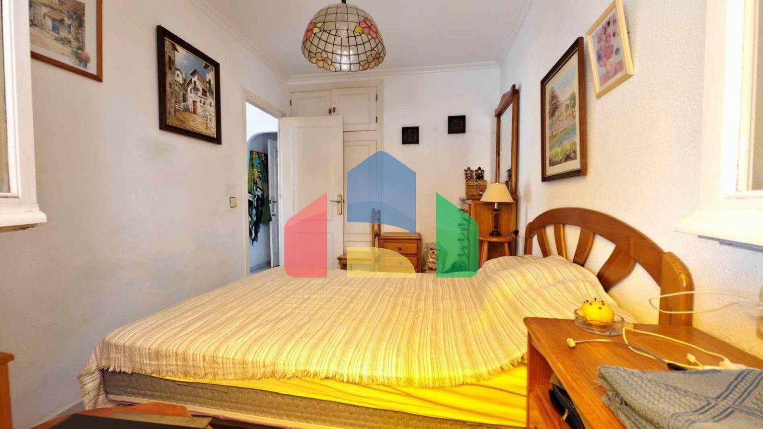 БУНГАЛО ВЕРХНИЙ ЭТАЖ В ТОРРЕБЛАНКА С ОГРОМНОЙ ТЕРРАСОЙ 15 М2 И УЧАСТКОМ 20 М2. ПЛОЩЯДЪ 59 М2. ДВА КОМУНИТАРНЫХ БАСС