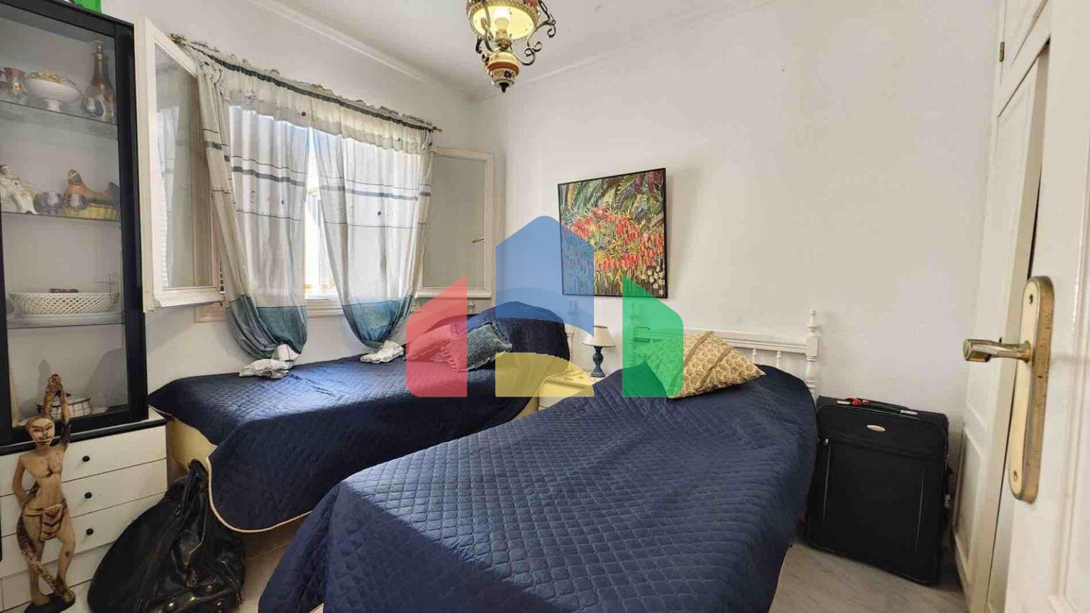 БУНГАЛО ВЕРХНИЙ ЭТАЖ В ТОРРЕБЛАНКА С ОГРОМНОЙ ТЕРРАСОЙ 15 М2 И УЧАСТКОМ 20 М2. ПЛОЩЯДЪ 59 М2. ДВА КОМУНИТАРНЫХ БАСС