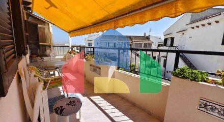 БУНГАЛО ВЕРХНИЙ ЭТАЖ В ТОРРЕБЛАНКА С ОГРОМНОЙ ТЕРРАСОЙ 15 М2 И УЧАСТКОМ 20 М2. ПЛОЩЯДЪ 59 М2. ДВА КОМУНИТАРНЫХ БАСС