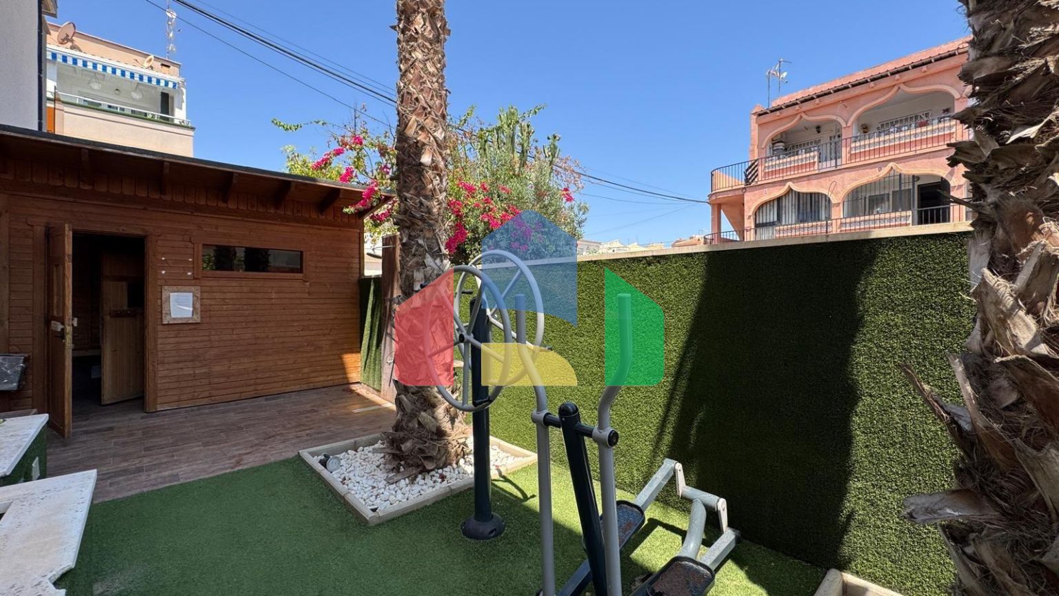 ОГРОМНЫЕ АПАРТАМЕНТЫ 158 М2 В КОМПЛЕКСЕ АЛЕГРИЯ 1 С ПАРКОВОЧНЫМ МЕСТОМ. БАССЕЙН. ДЕТСКАЯ ЗОНА. САУНА. БАРБЕКЮ.