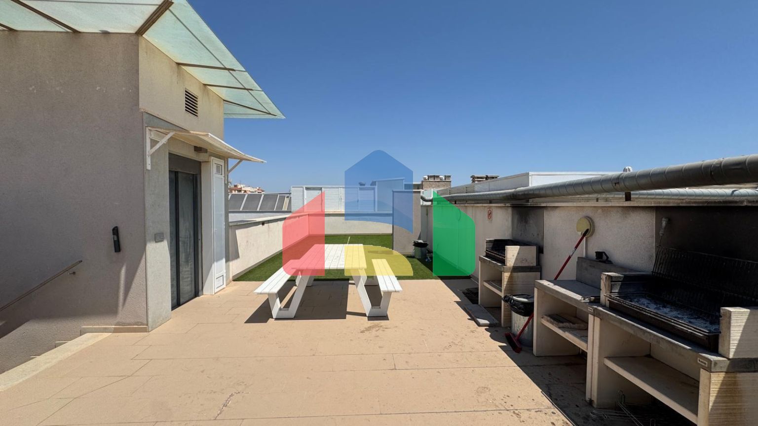 ОГРОМНЫЕ АПАРТАМЕНТЫ 158 М2 В КОМПЛЕКСЕ АЛЕГРИЯ 1 С ПАРКОВОЧНЫМ МЕСТОМ. БАССЕЙН. ДЕТСКАЯ ЗОНА. САУНА. БАРБЕКЮ.