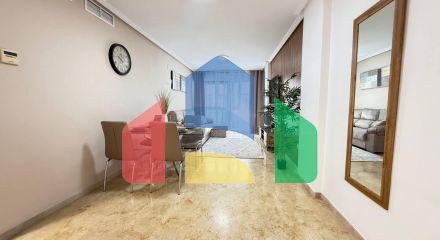 First line! Exclusive 2 bedroom, 2 bathroom apartment renovated, side sea view and pool
