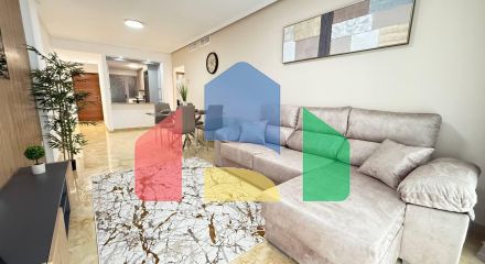 First line! Exclusive 2 bedroom, 2 bathroom apartment renovated, side sea view and pool
