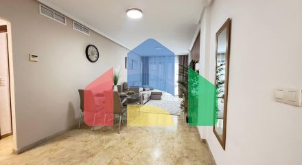 Первая линия! Эксклюзивная квартира с 2 спальнями, 2 ванными после ремонта, боковым видом на море