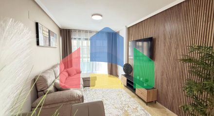 Первая линия! Эксклюзивная квартира с 2 спальнями, 2 ванными после ремонта, боковым видом на море