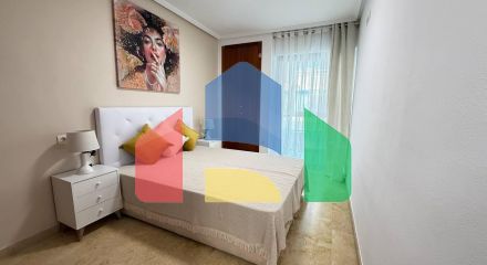 Первая линия! Эксклюзивная квартира с 2 спальнями, 2 ванными после ремонта, боковым видом на море