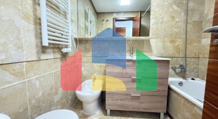 Первая линия! Эксклюзивная квартира с 2 спальнями, 2 ванными после ремонта, боковым видом на море