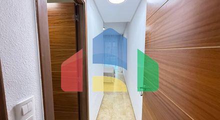 Первая линия! Эксклюзивная квартира с 2 спальнями, 2 ванными после ремонта, боковым видом на море