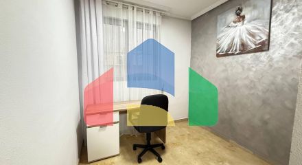 Первая линия! Эксклюзивная квартира с 2 спальнями, 2 ванными после ремонта, боковым видом на море