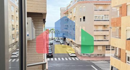 Первая линия! Эксклюзивная квартира с 2 спальнями, 2 ванными после ремонта, боковым видом на море