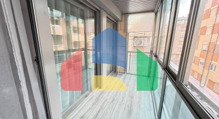 Первая линия! Эксклюзивная квартира с 2 спальнями, 2 ванными после ремонта, боковым видом на море