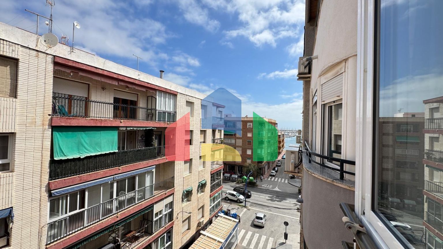 КВАРТИРА ПОСЛЕ РЕМОНТА В 200 МЕТРАХ ОТ ПЛЯЖА. 103 М2. 3 СПАЛЬНИ. 2 ВАННЫЕ КОМНАТЫ.