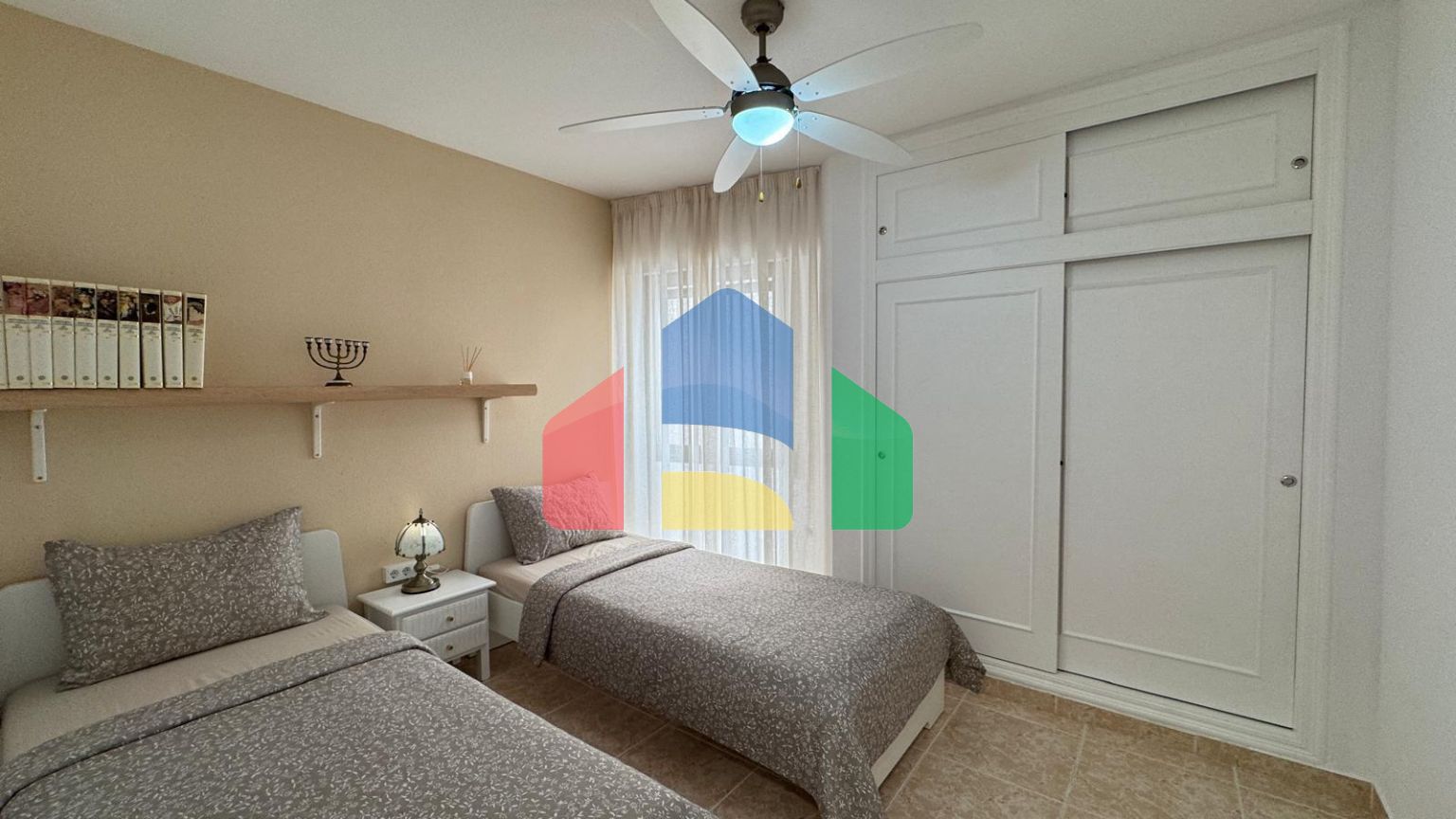 КВАРТИРА ПОСЛЕ РЕМОНТА В 200 МЕТРАХ ОТ ПЛЯЖА. 103 М2. 3 СПАЛЬНИ. 2 ВАННЫЕ КОМНАТЫ.