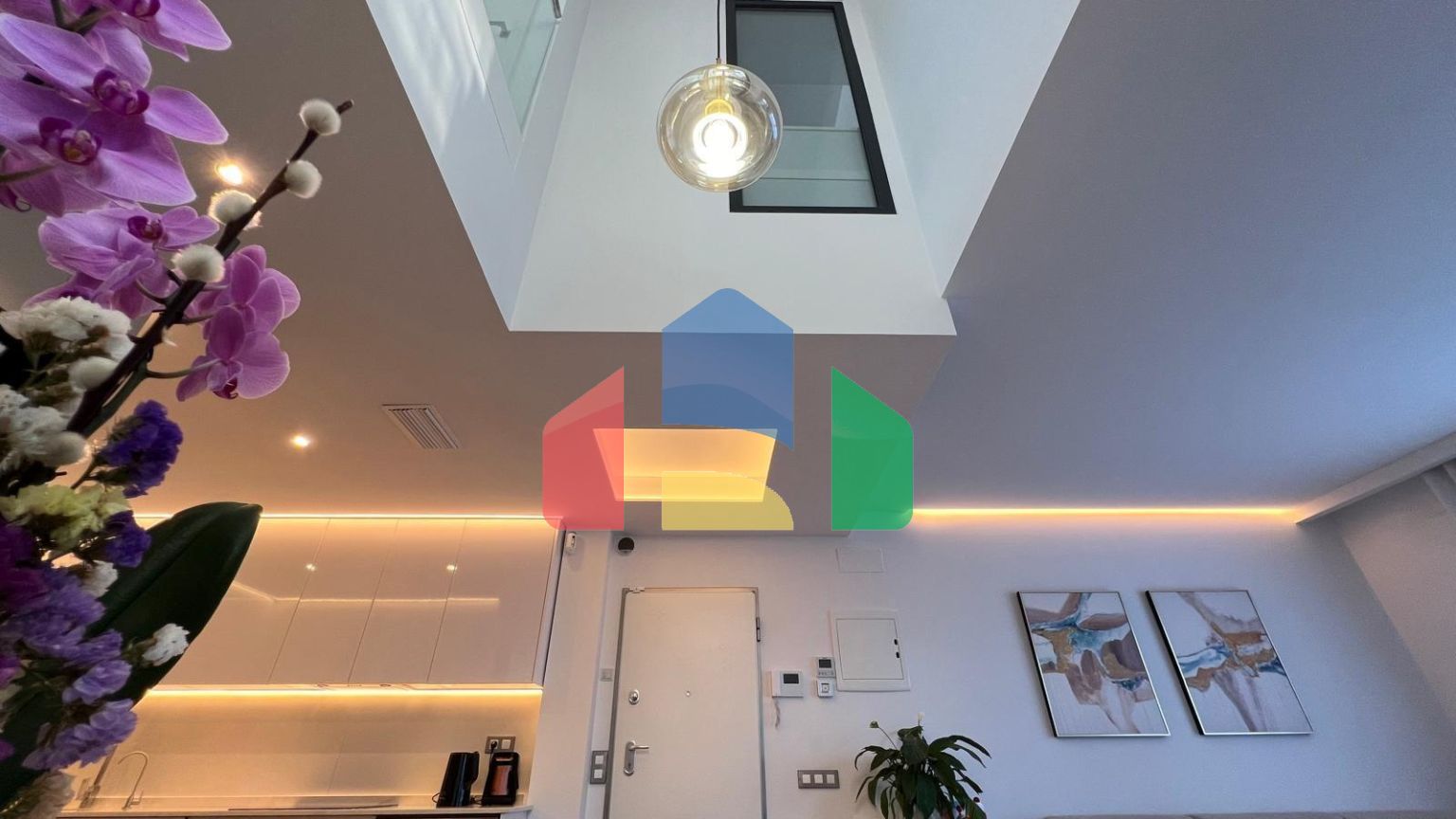 ШИКАРНАЯ ВИЛЛА ВОЗЛЕ МОРЯ. 3 СПАЛЬНИ. 3 ВАННЫЕ КОМНАТЫ. УЧАСТОК 200 М2. БАССЕЙН. СОЛЯРИЙ. ГАРАЖ.